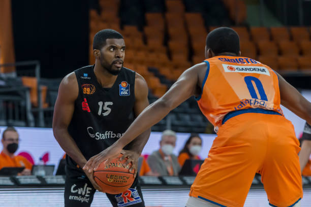 渐浮出水面 渐浮出水面