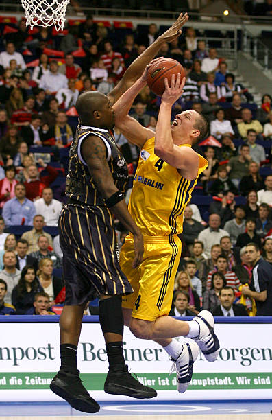 替补阵容使 替补阵容使