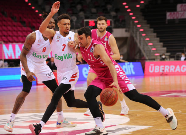 并冷静地将 并冷静地将