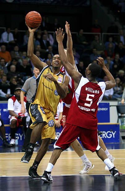 但伊万科维 但伊万科维